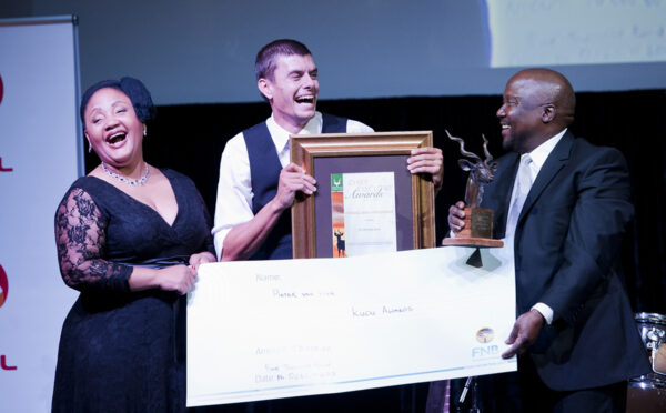 Overall Best Performer, Pietter van Wyk presented