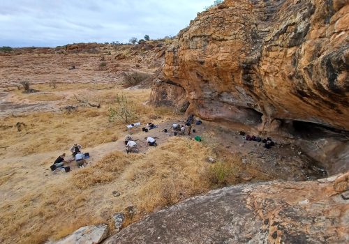 How do we find evidence for hunting in the archaeological record?