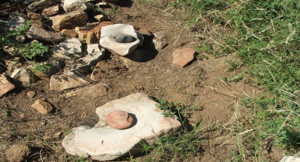 Upper and Lower grinding stones at Thulamela