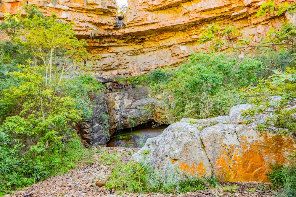 SANPARKS - Addo Elephant NP - Melkhoutboom Cave-251017-17