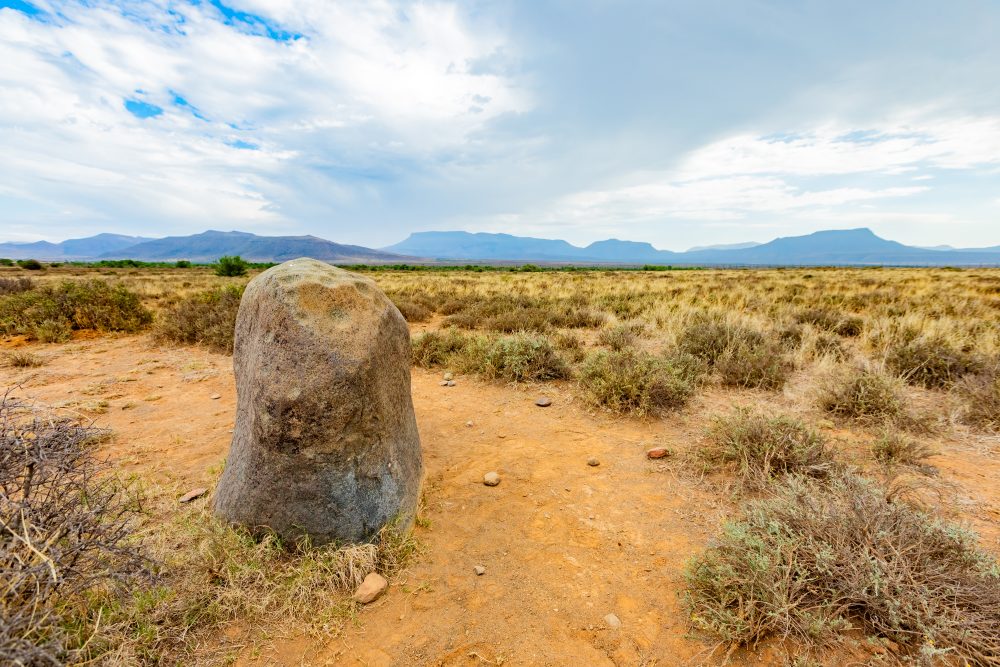 SANPARKS - Camdeboo NP - Cupule Boulder-251024-15