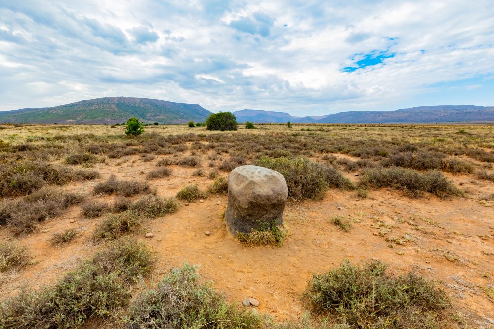 SANPARKS - Camdeboo NP - Cupule Boulder-251024-19