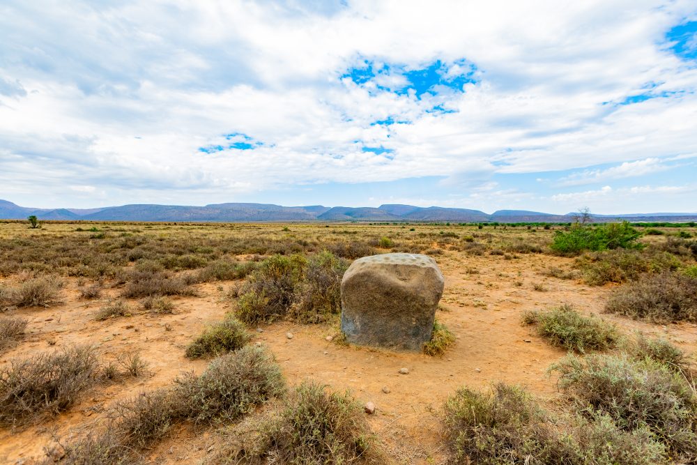 SANPARKS - Camdeboo NP - Cupule Boulder-251024-3
