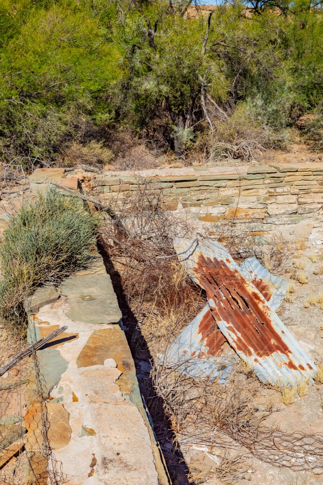 SANPARKS - Karoo NP - Stone Structure - Coral - Kraal-251027-10