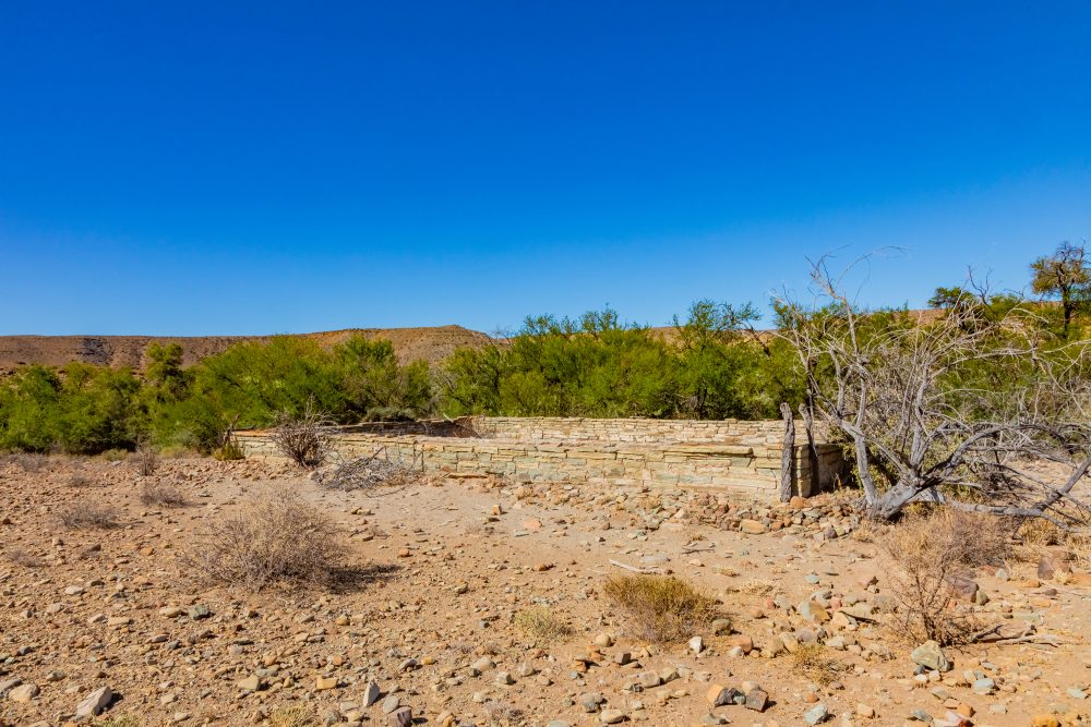 SANPARKS - Karoo NP - Stone Structure - Coral - Kraal-251027-13