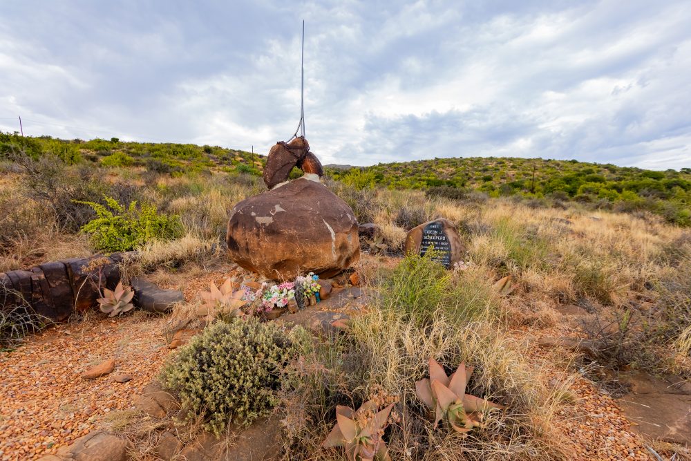 SANPARKS - Camdeboo NP - Gideon Scheepers Monument-251024-2