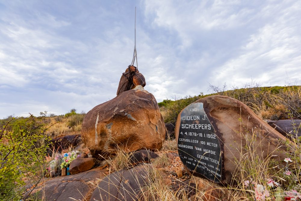 SANPARKS - Camdeboo NP - Gideon Scheepers Monument-251024-7