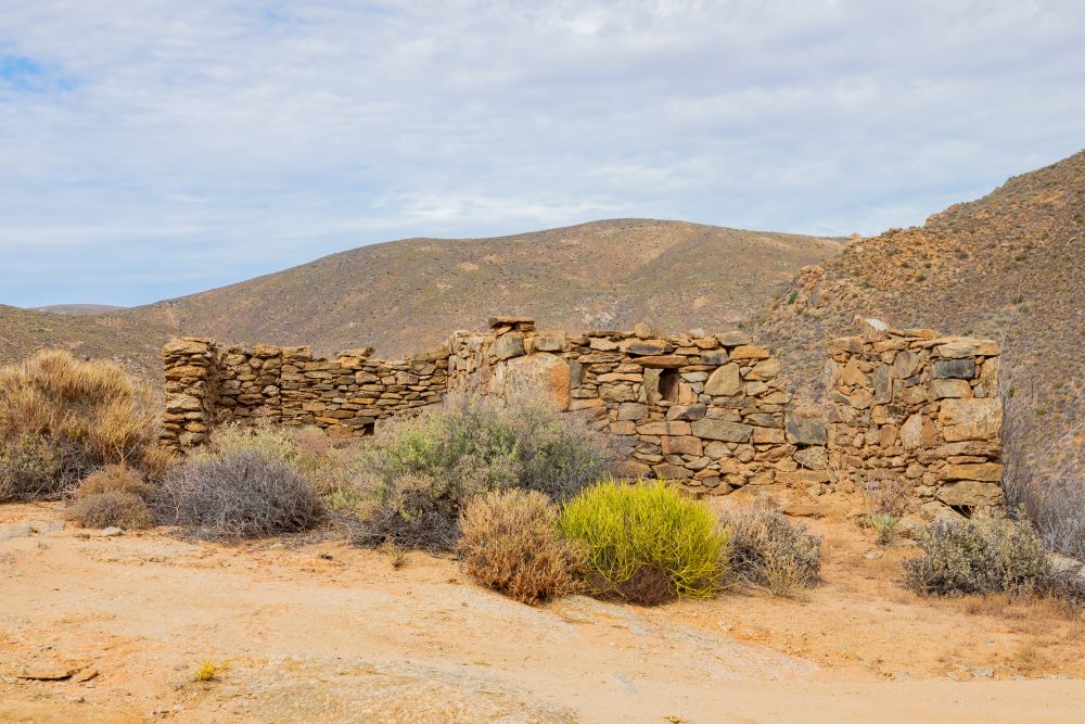SANPARKS - Namaqua NP - Wildeperdhoek Pass Prison Ruins-260203-10
