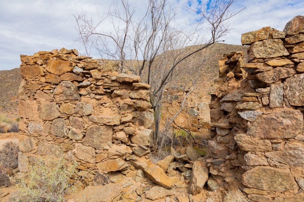 SANPARKS - Namaqua NP - Wildeperdhoek Pass Prison Ruins-260203-11