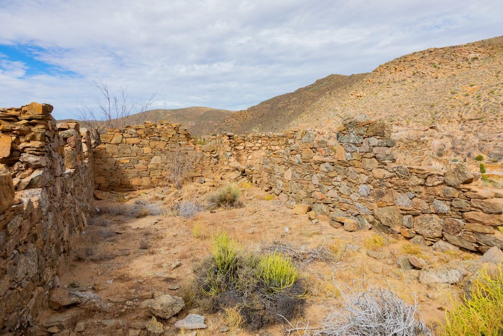 SANPARKS - Namaqua NP - Wildeperdhoek Pass Prison Ruins-260203-15