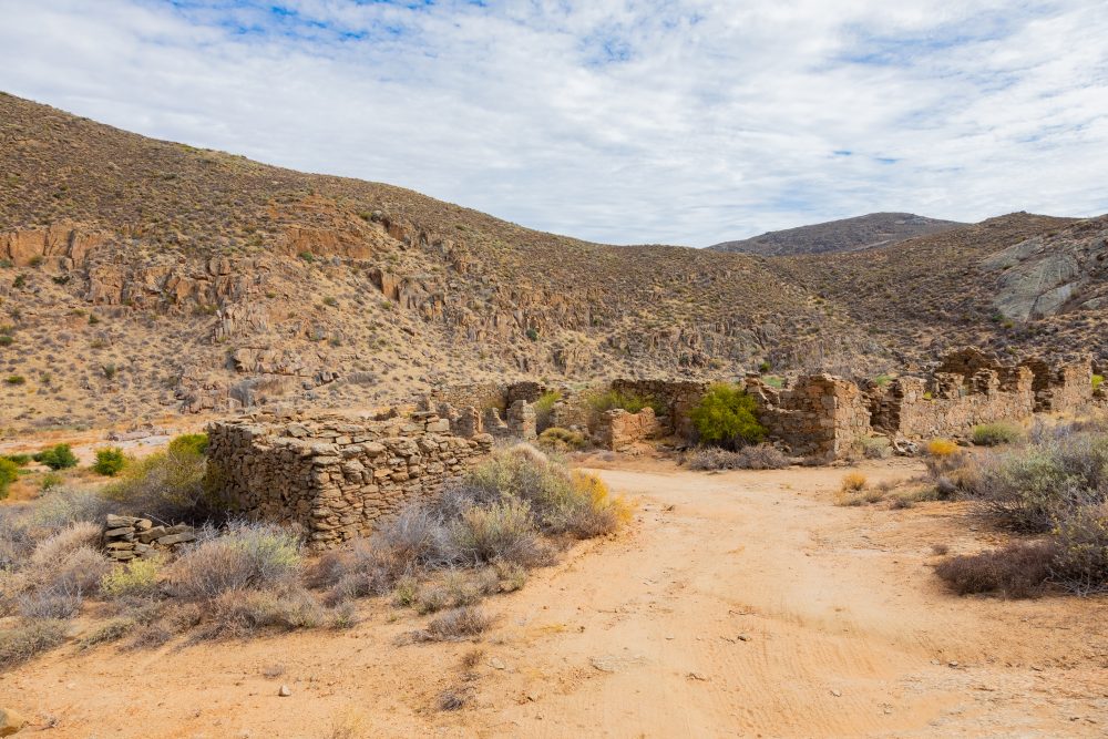 SANPARKS - Namaqua NP - Wildeperdhoek Pass Prison Ruins-260203-6